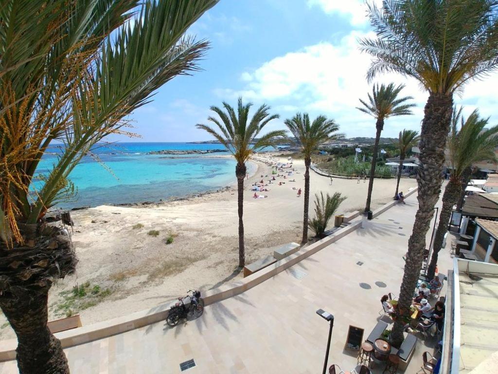 Apt Calmacabana A 50M Dal Mare Apartment Es Pujols Exterior photo